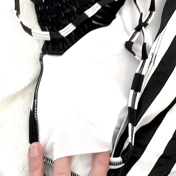 Black and white swim top - Picture 4 of 4